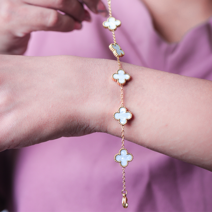 Dainty White Clover Bracelet – 18K Gold Plated, Anti-Tarnish & Waterproof