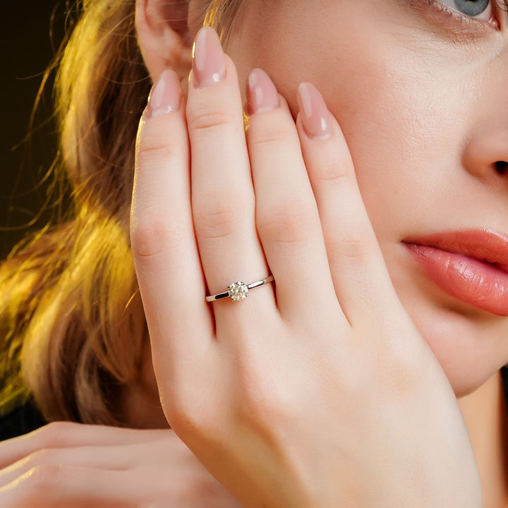 925 Sterling Silver Rhodium-Plated Regal Square Ring